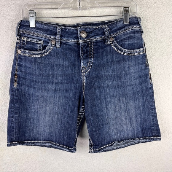 SILVER JEANS SHORTS. WAIST 29. No rips, tears or distressing. 4 pockets. - Picture 1 of 6
